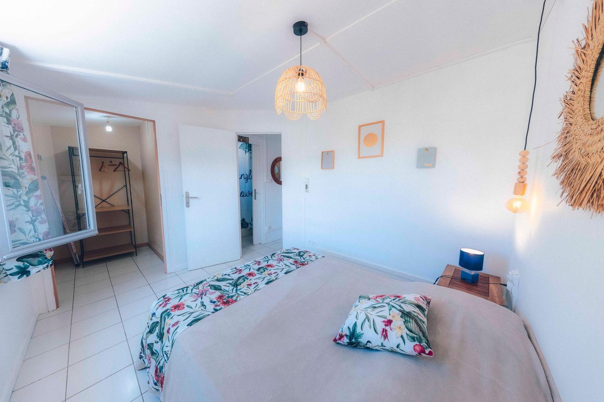 Appartement Coco T4 En R+1 Proche Du Lagon 拉萨尔勒班 外观 照片